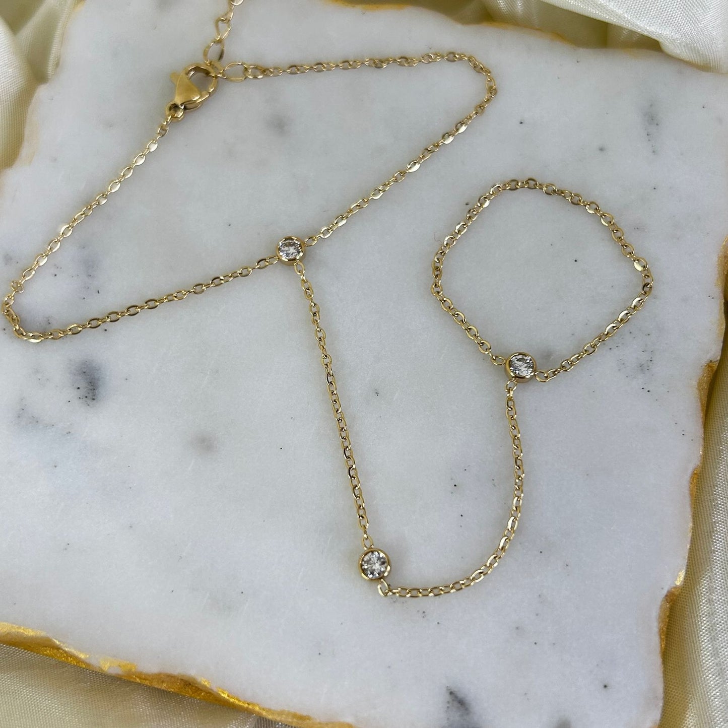 Alaska Hand Chain (Gold)
