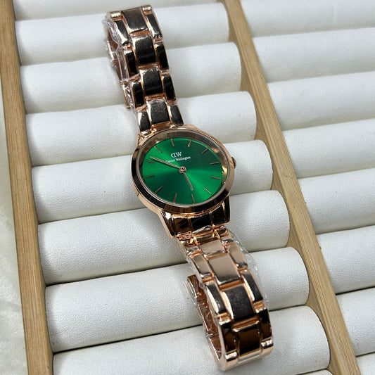 DW 28 mm Round Chain Watch 04