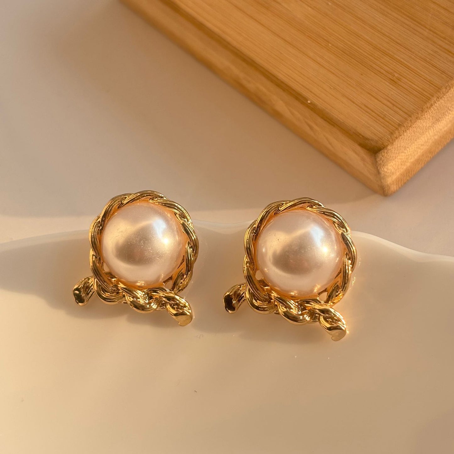 Amy Pearl Earrings