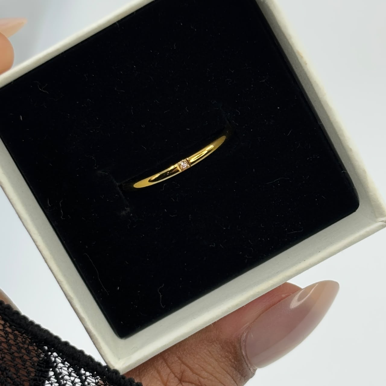 Sparkling Minimal Ring