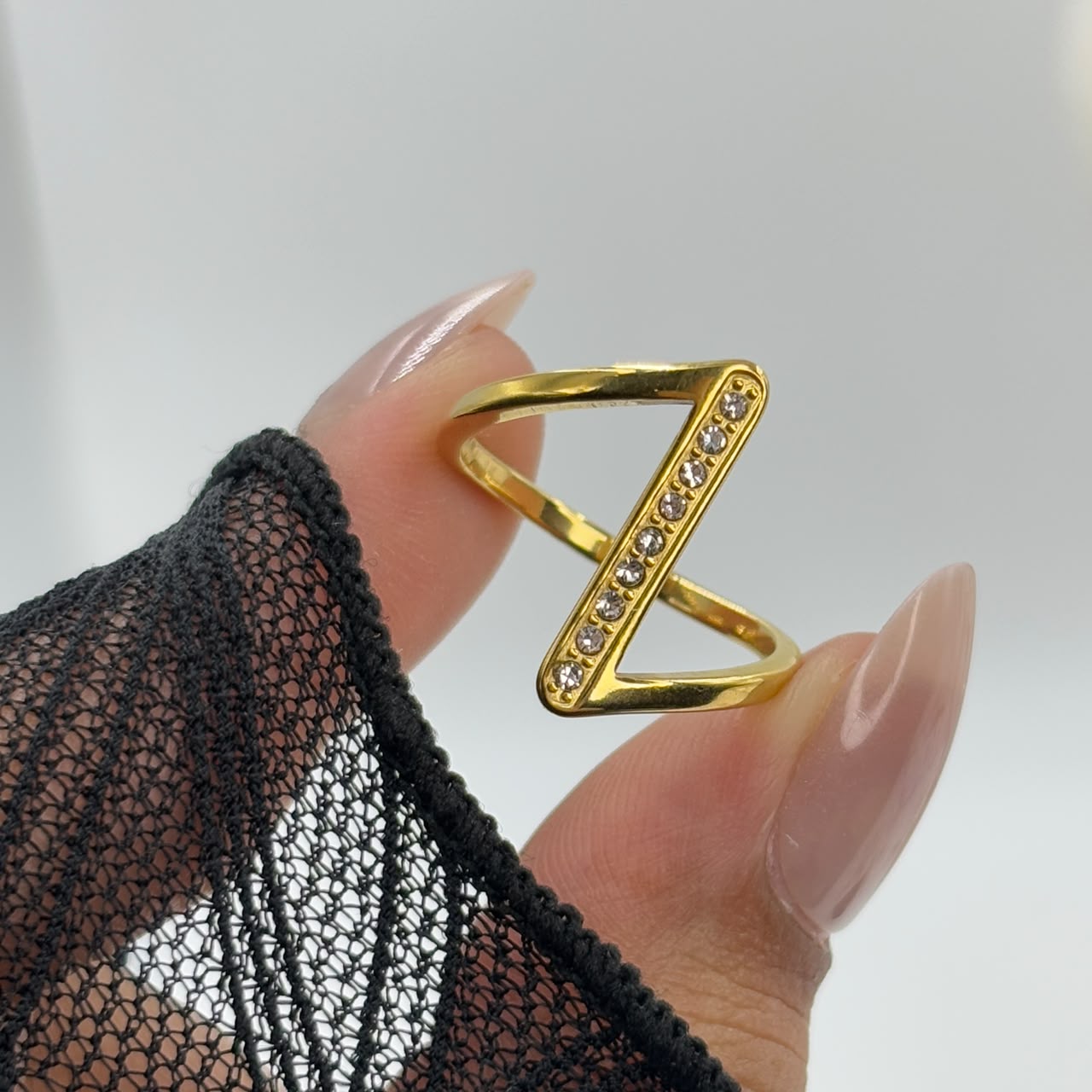 Dainty Z Ring