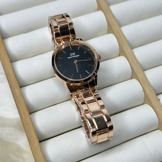 DW 28 mm Round Chain Watch 08