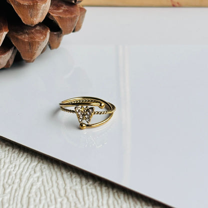 Butterfly Twist 18K Ring