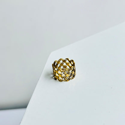 Frills Flora 18K Ring