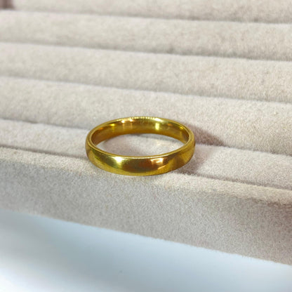 Classic Gold Band Ring