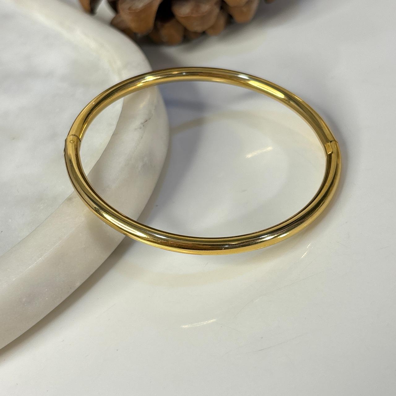 Classic Round Bracelet