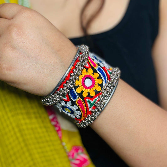 Hoor Openable Oxidise Bracelet