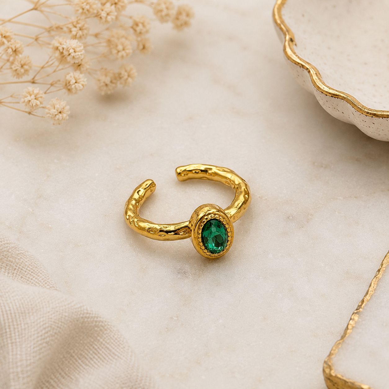 Emerald Elara Ring