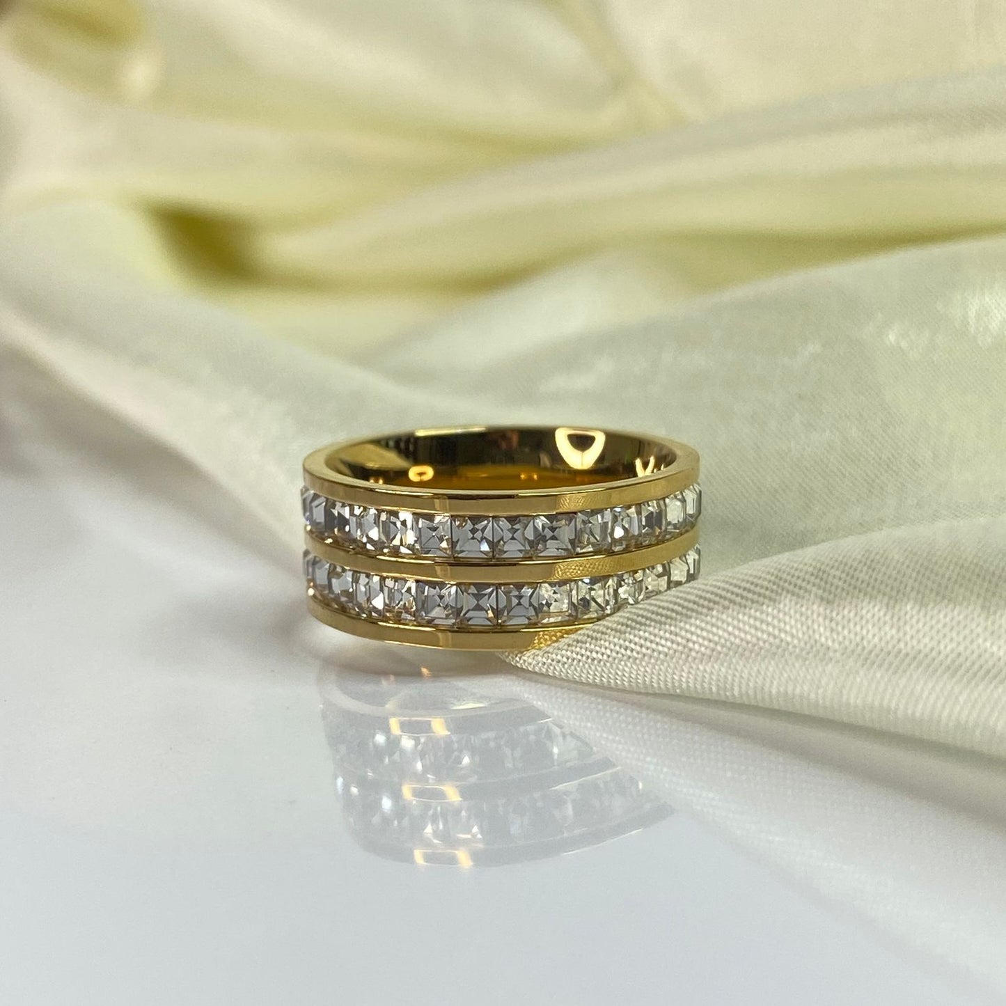 Sivana 18K Ring