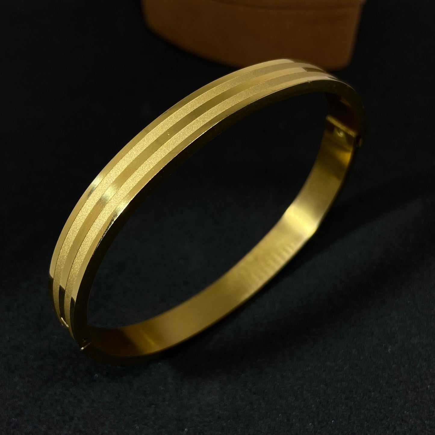 Arthur 18K Cuff Bracelet