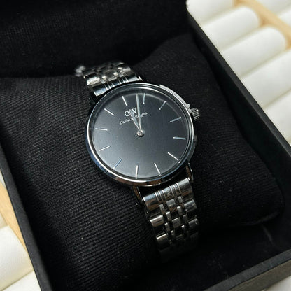 DW 28 mm Round Chain Watch 05