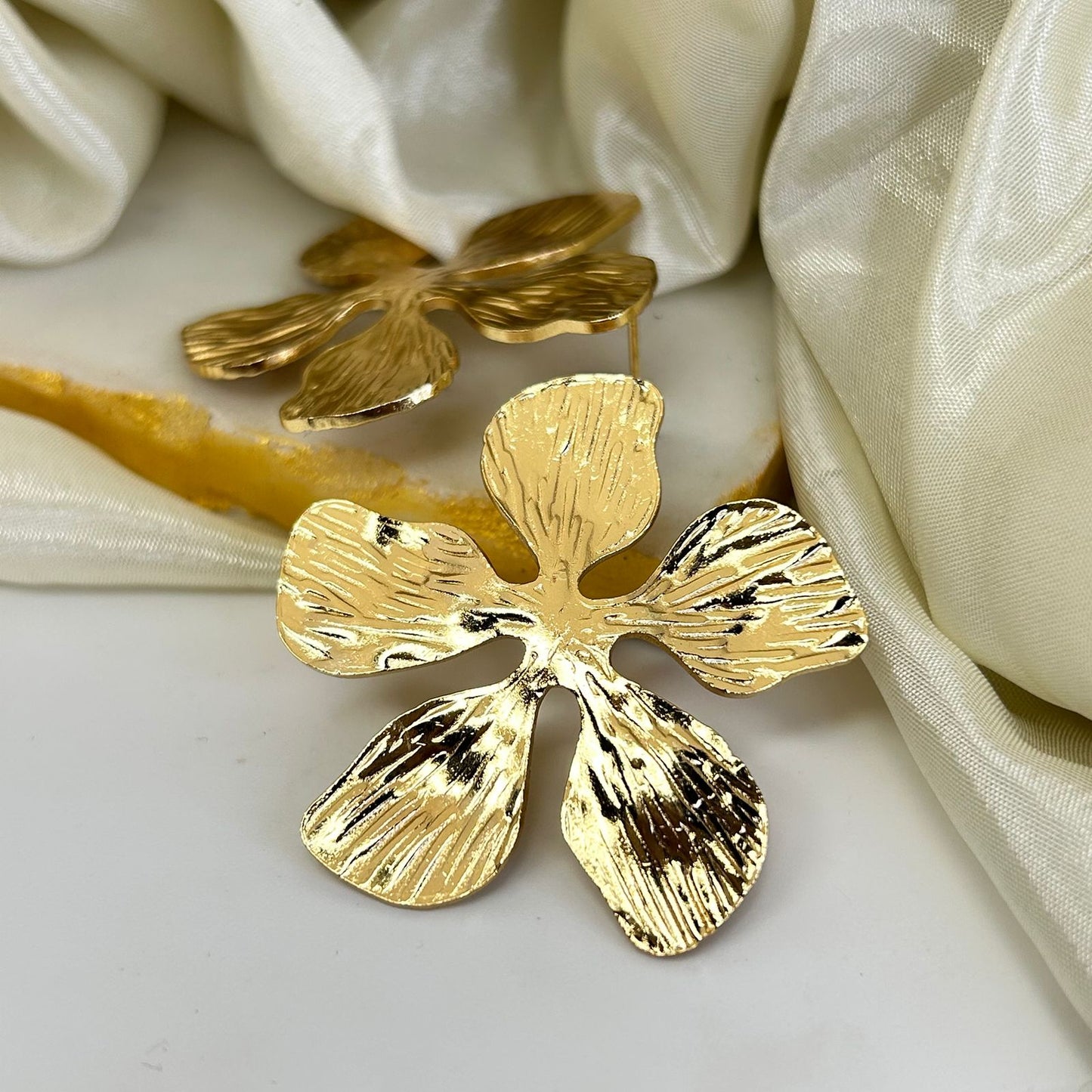 Big Daffodil Earrings