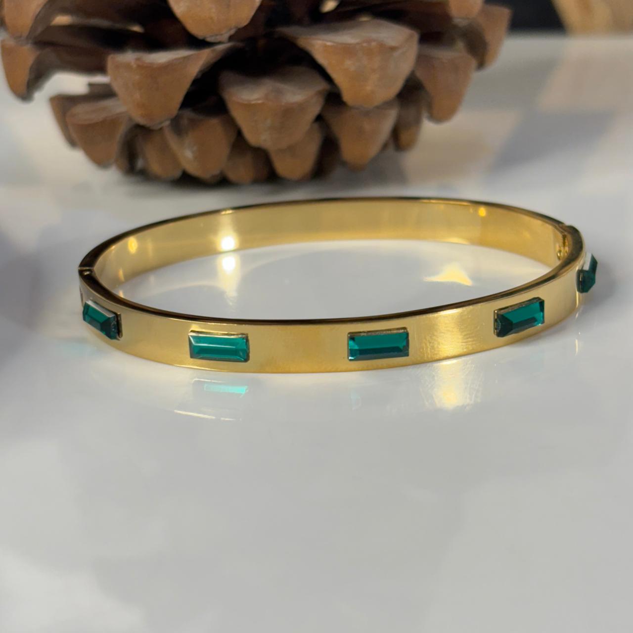 Emerald Cliff Bracelet