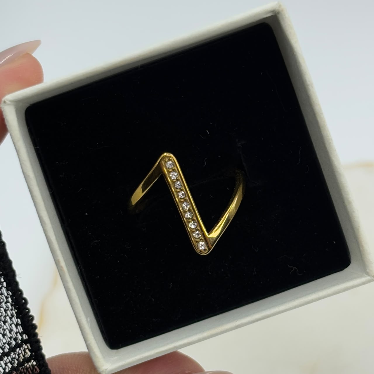 Dainty Z Ring
