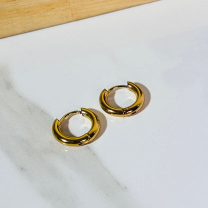 Clara Classic Hoops ( Medium)