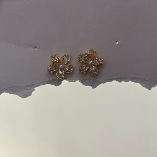 Studded Florista Pearl Earrings