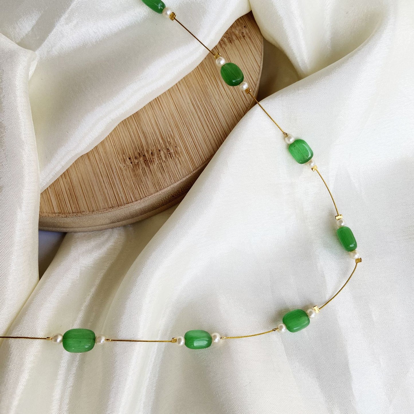 Emerald Invisible Chain Necklace