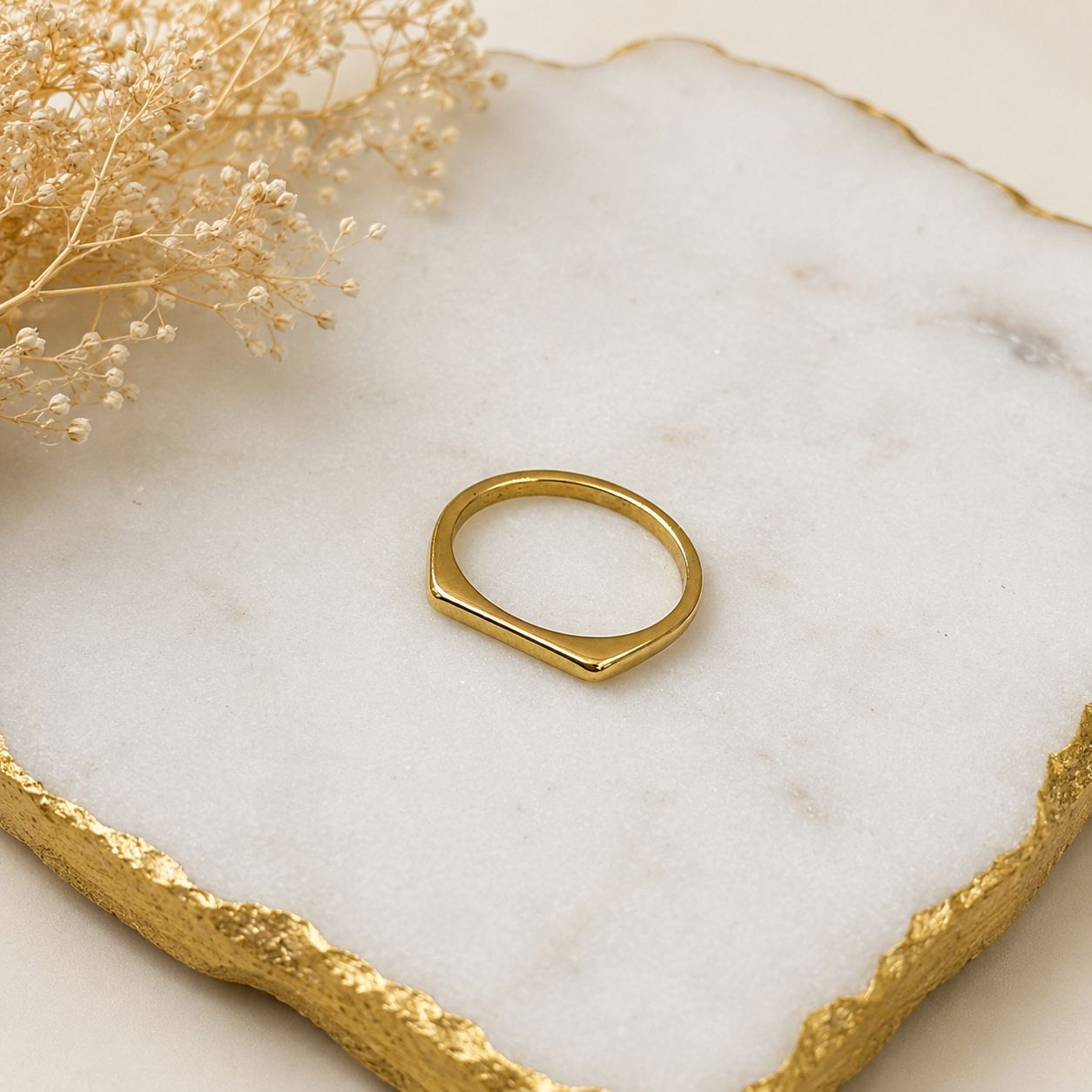Minimal Muse Ring