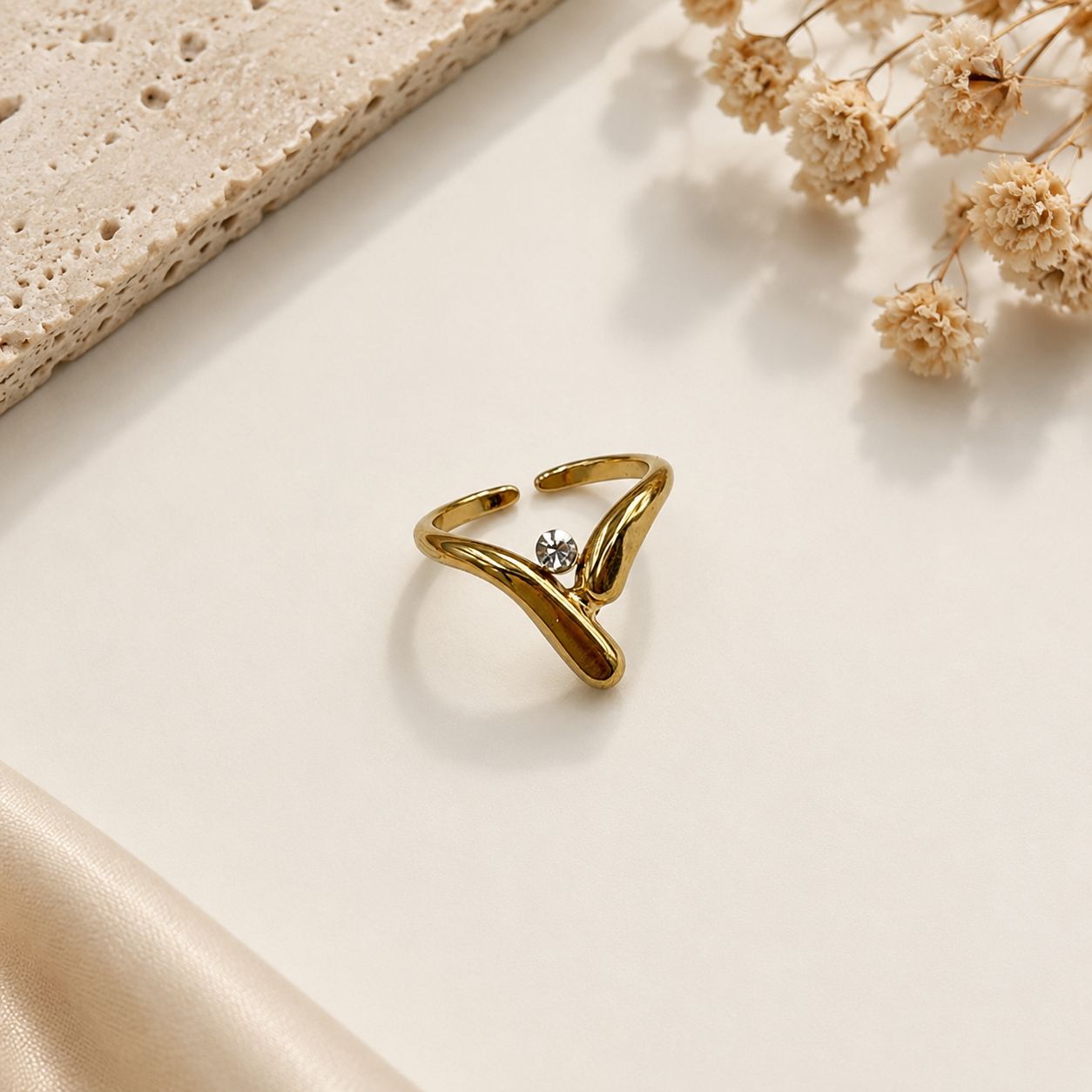 Velora Luxe Ring