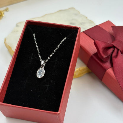 Dainty Oval Necklace ( Silver)