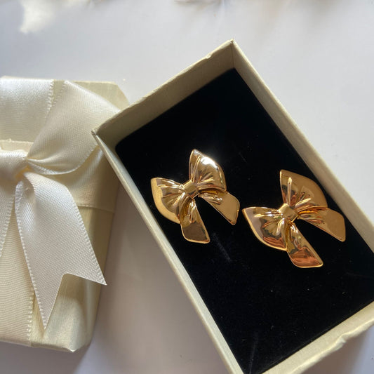 Bow Clutch Earrings