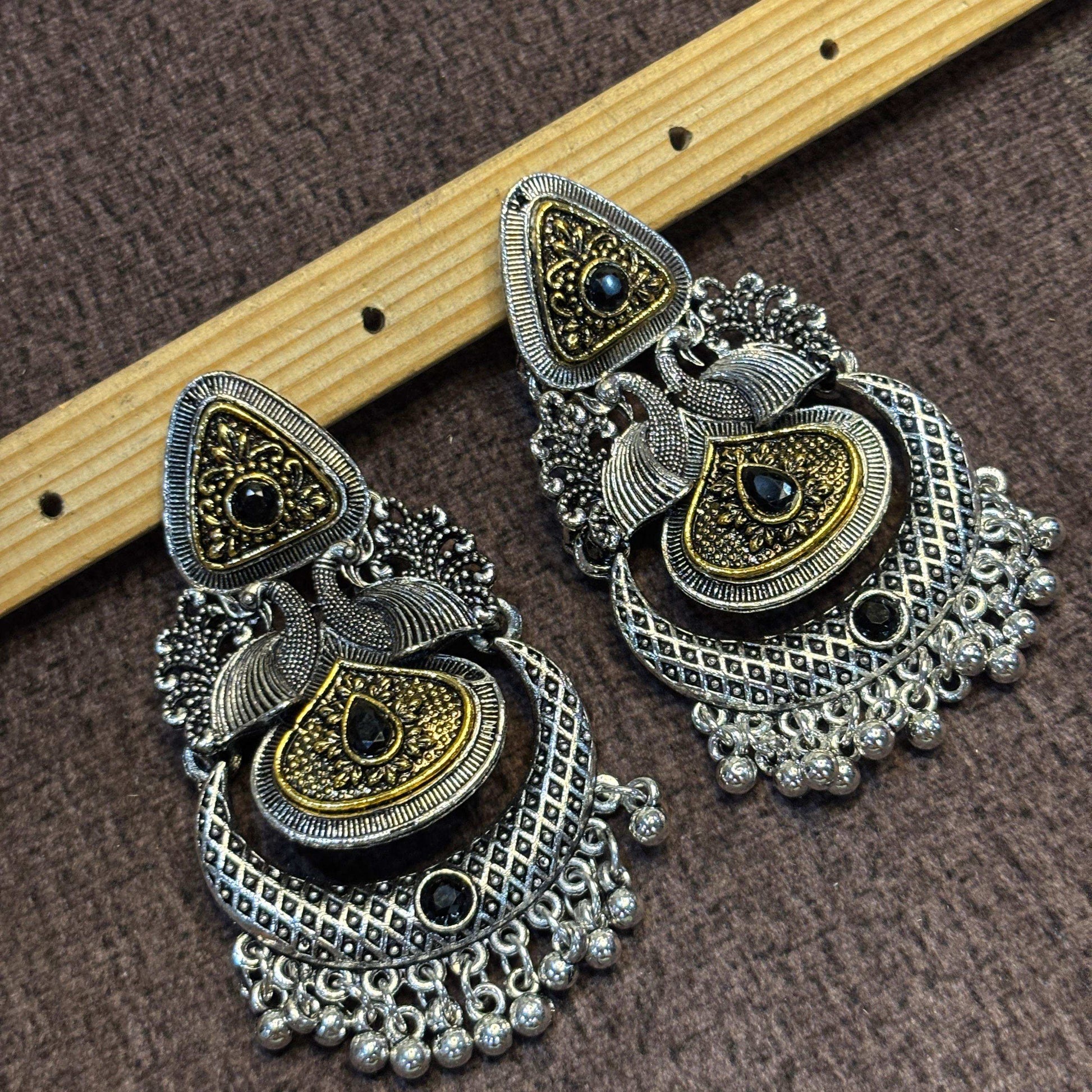 Himadri Maharani Earrings Black