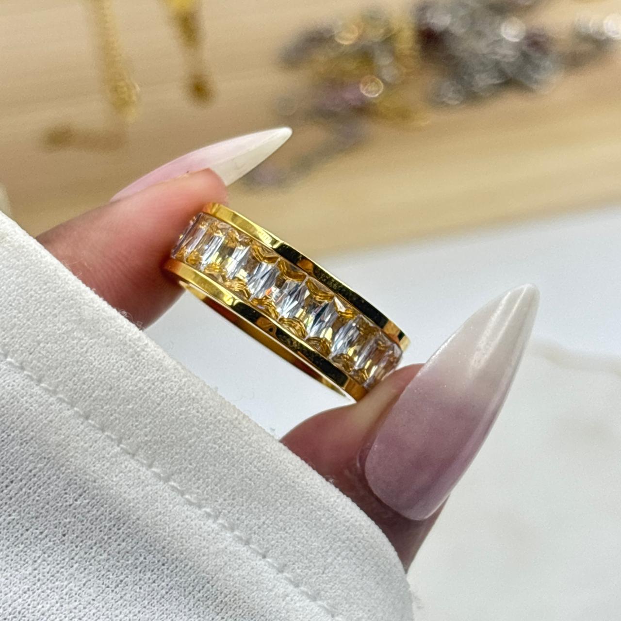 Eterna Luxe Ring