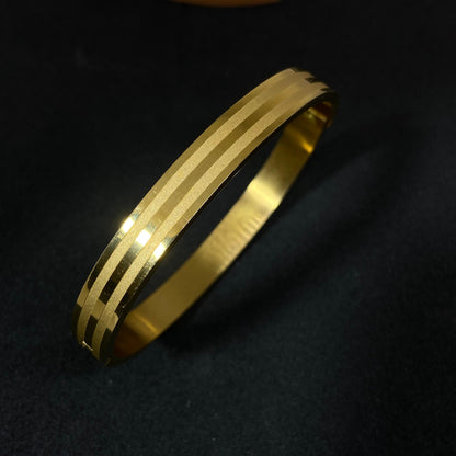 Arthur 18K Cuff Bracelet