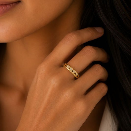 Amoura Ring