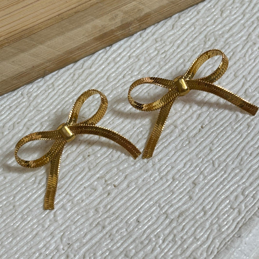 Small Flat Bow Earrings