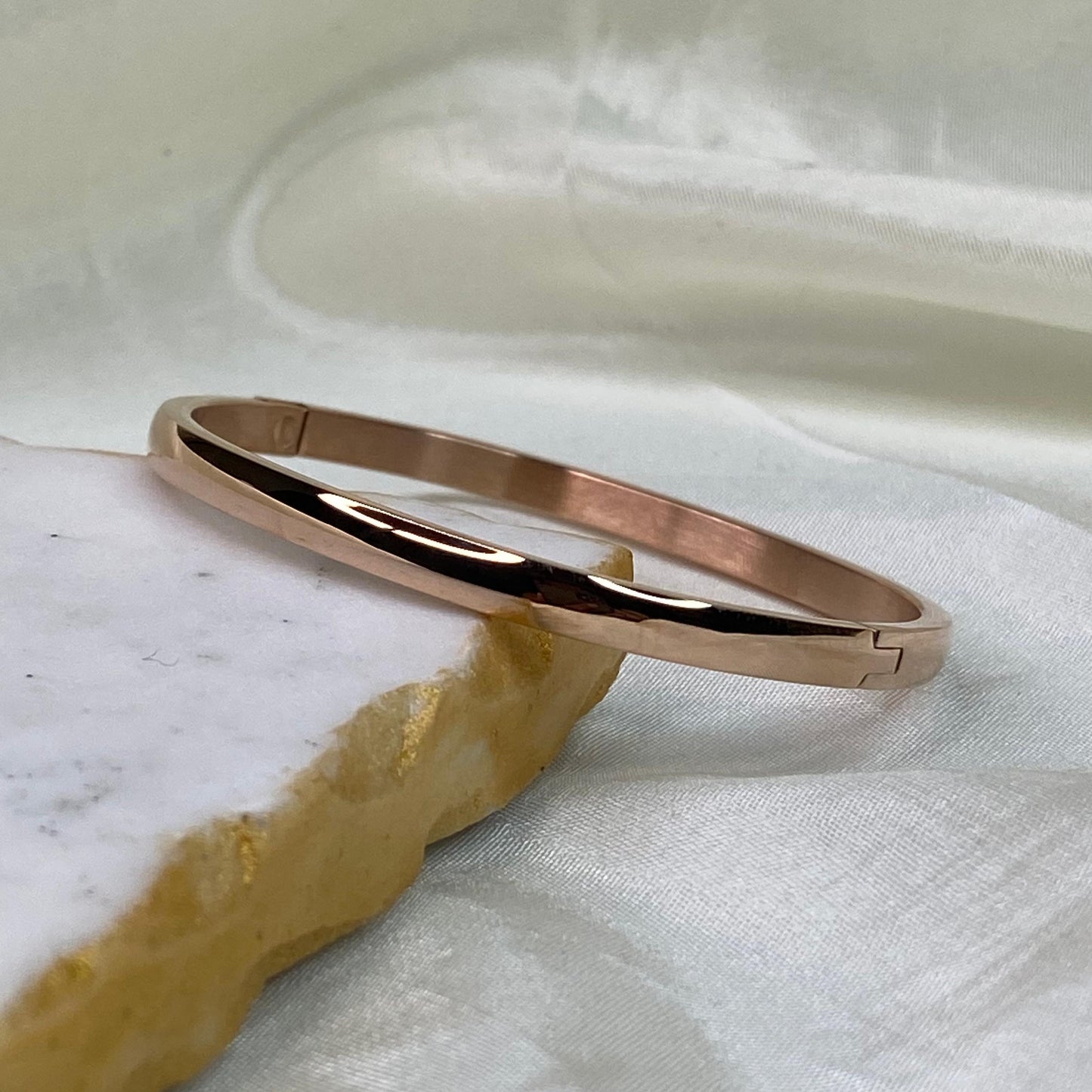 Glossy Classic Bracelet ( Small- 2.2-2.4 size)