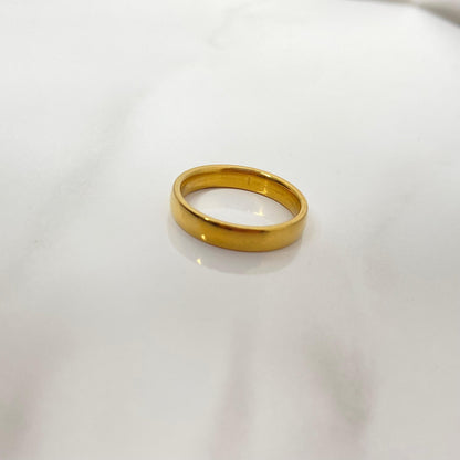 Classic Gold Band Ring