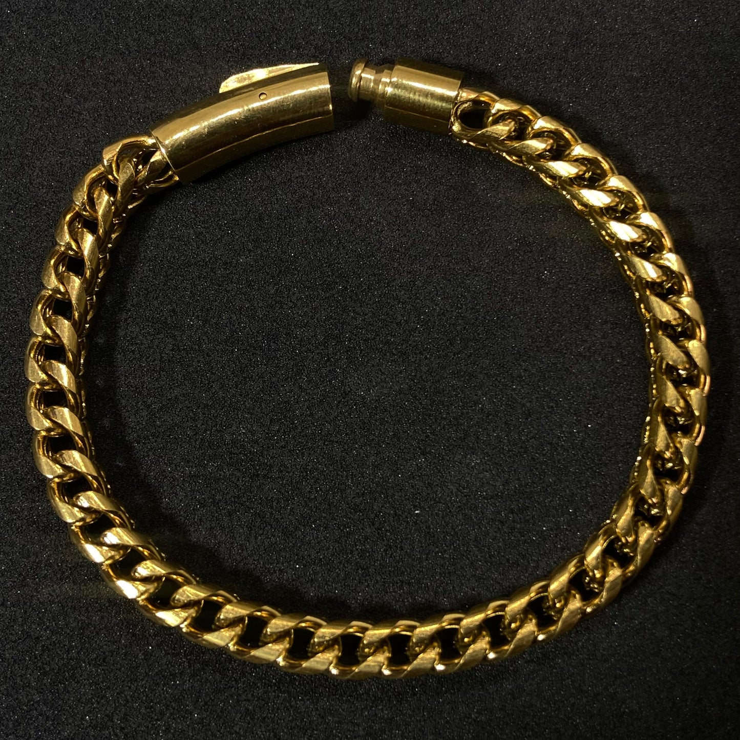 Yomin 18K Gold-Plated Titan Bracelet