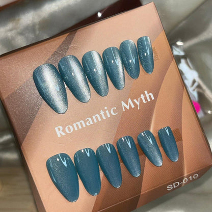 Cat Eye Nails 70
