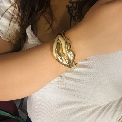 Lippie Chunky Cuff Bracelet