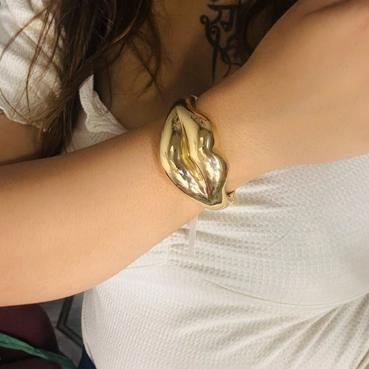 Lippie Chunky Cuff Bracelet