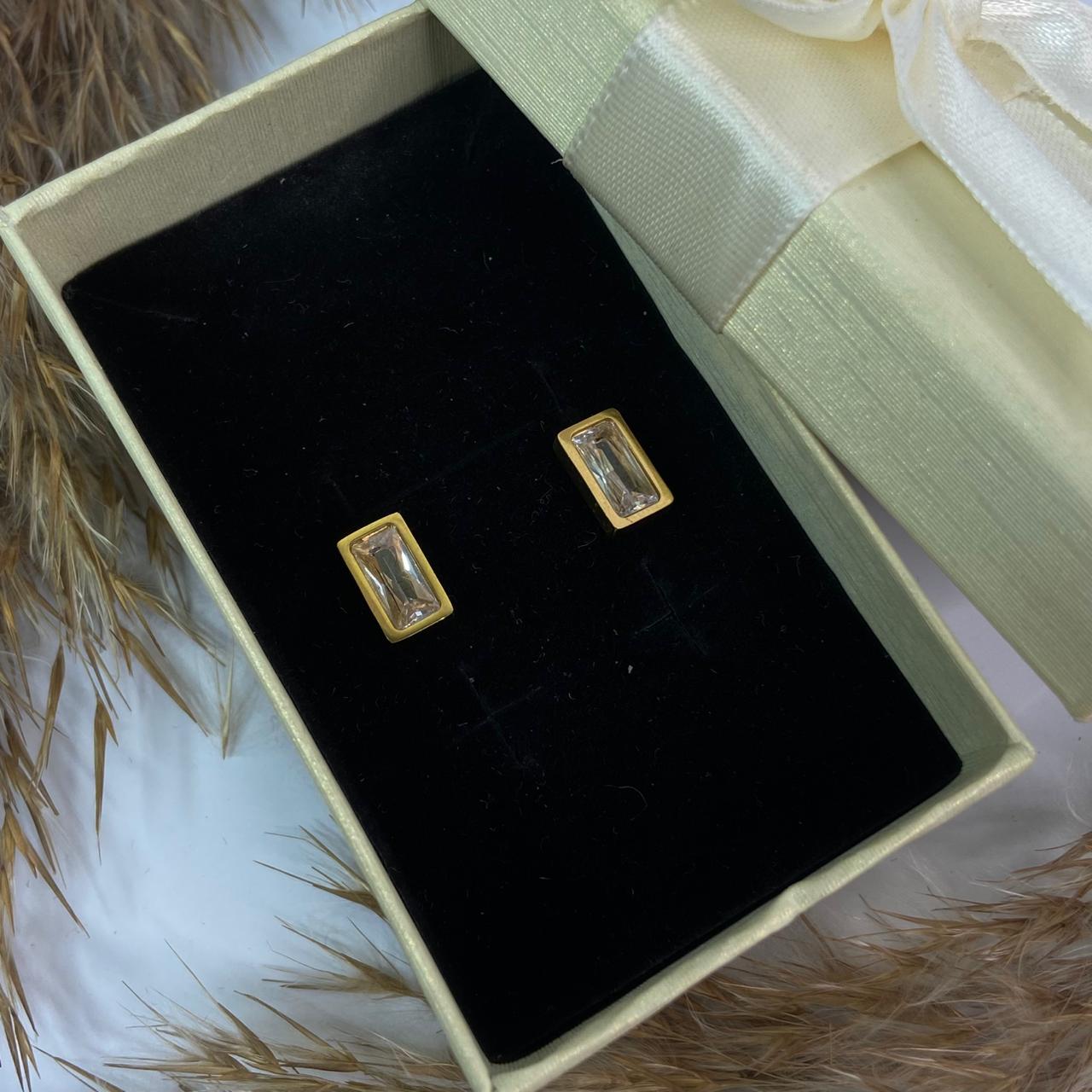 Anara Boxy Earrings