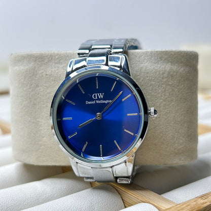 DW 28 mm Round Chain Watch 011