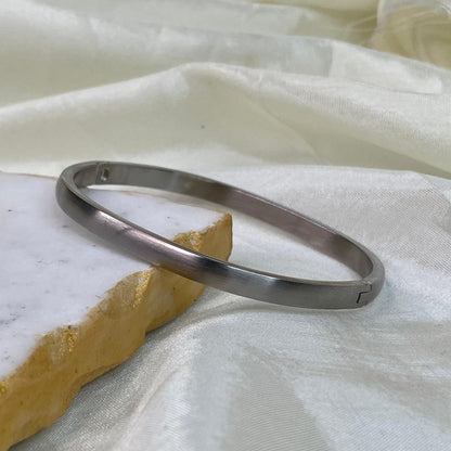 Metallic Classic Bracelet ( Small- 2.2-2.4 size)