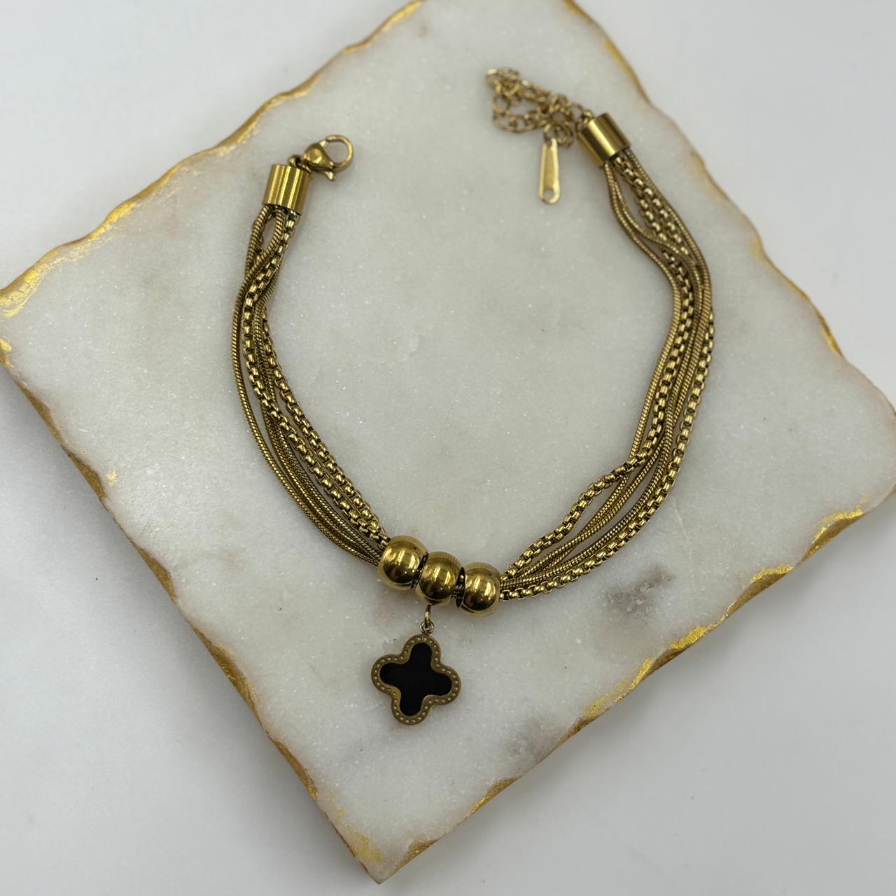 Clover Charm Chunky Bracelet
