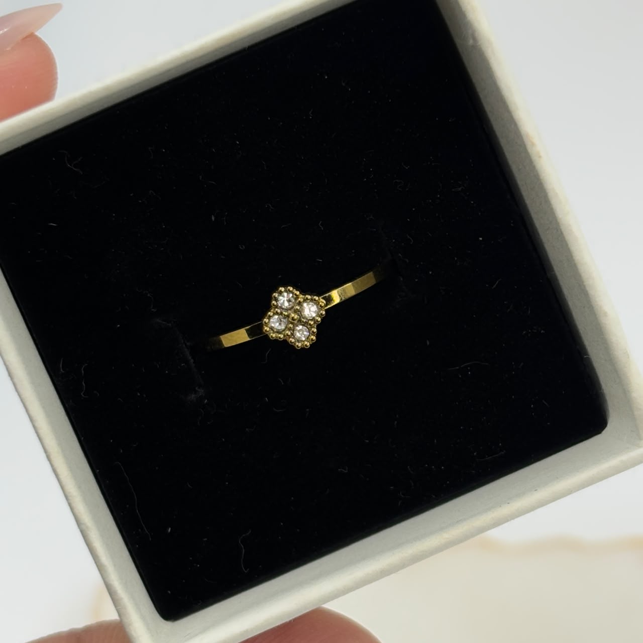 Clovia Minimal Ring