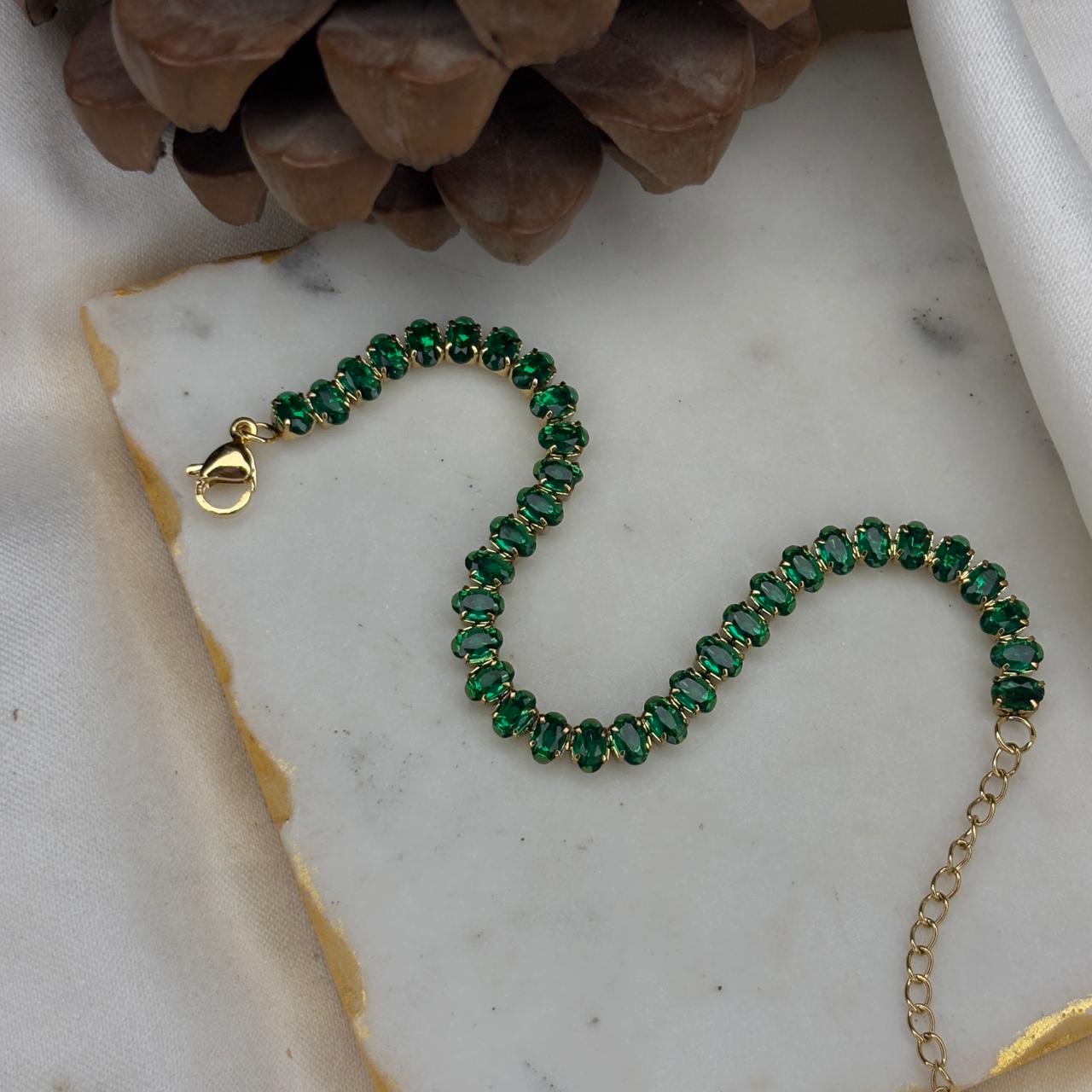 Elara Luxe Emerald Chain Bracelet