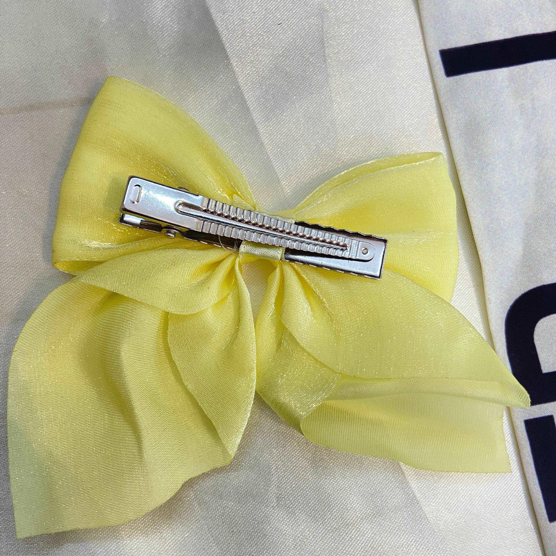 Glossy Bow Clip