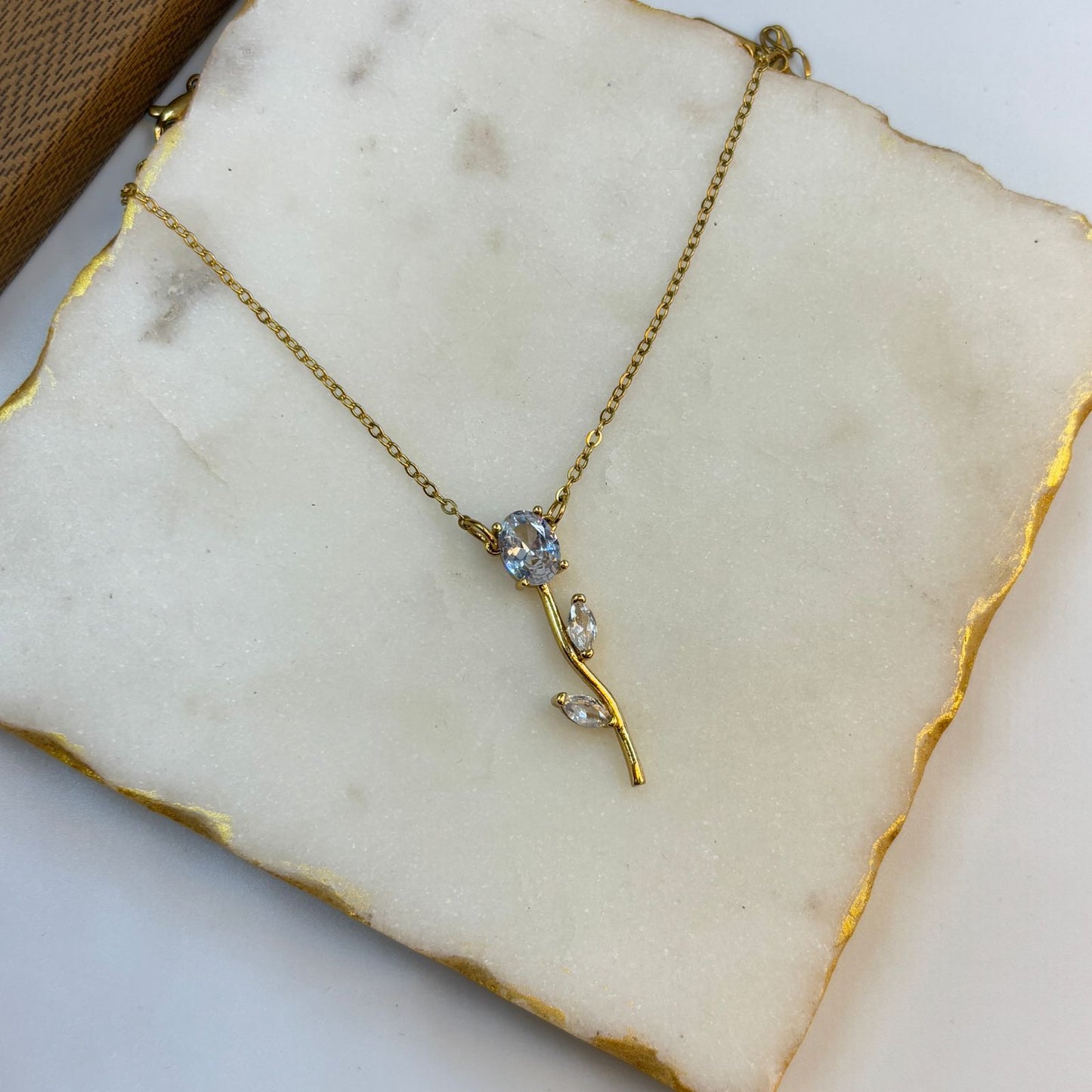Tulip Cinderella Necklace (white)