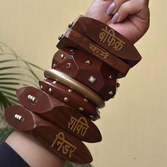 Never too much ! Stack of 7 Boho Wooden Bangles