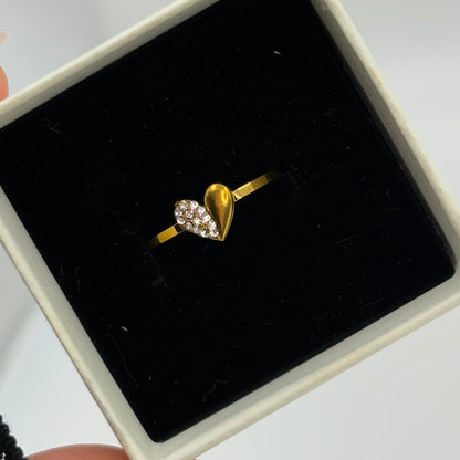 Amora Minimal Ring