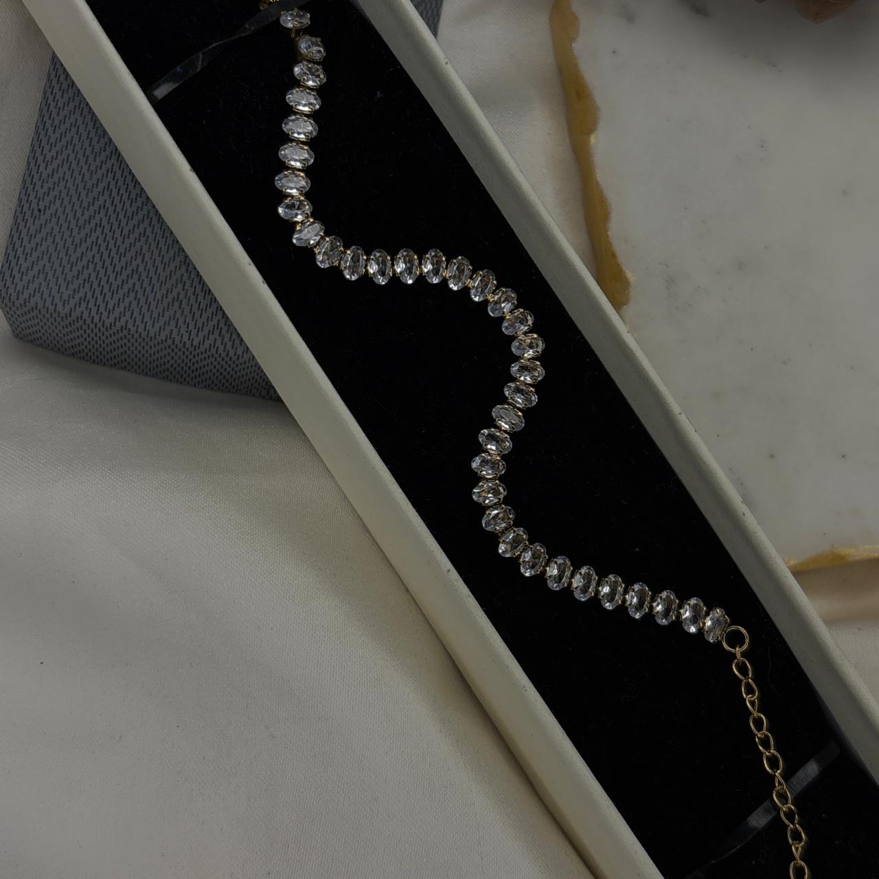 Elara Luxe Gold Chain Bracelet