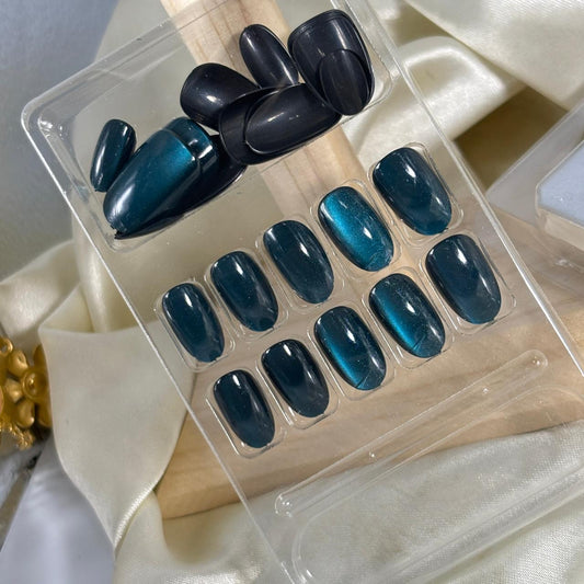 Cat Eye Nails (C-7)