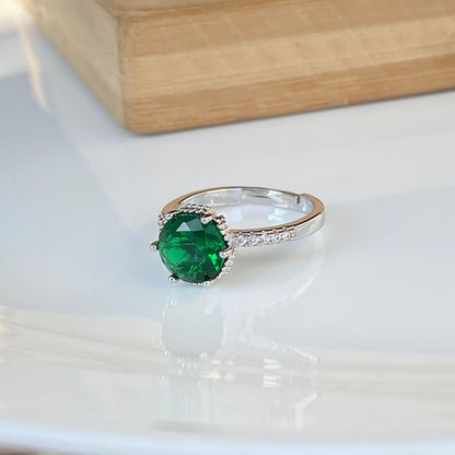 Emerald Classic Ring