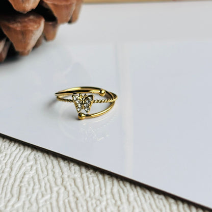 Butterfly Twist 18K Ring